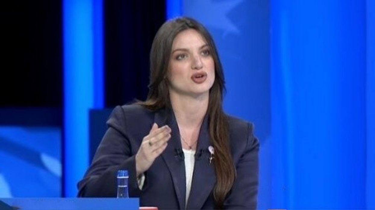 Statovci “godet” ish-partinë: Ta kesh emrin GUXO dhe mos të kesh guxim ta përkrahësh Osmanin Statovci “godet” ish-partinë: Ta kesh emrin GUXO dhe mos të kesh guxim ta përkrahësh Osmanin