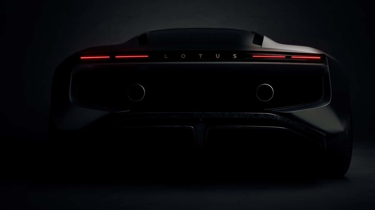 Lotus po prodhon një superveturë V8 me mbi 1,000 kuaj fuqi