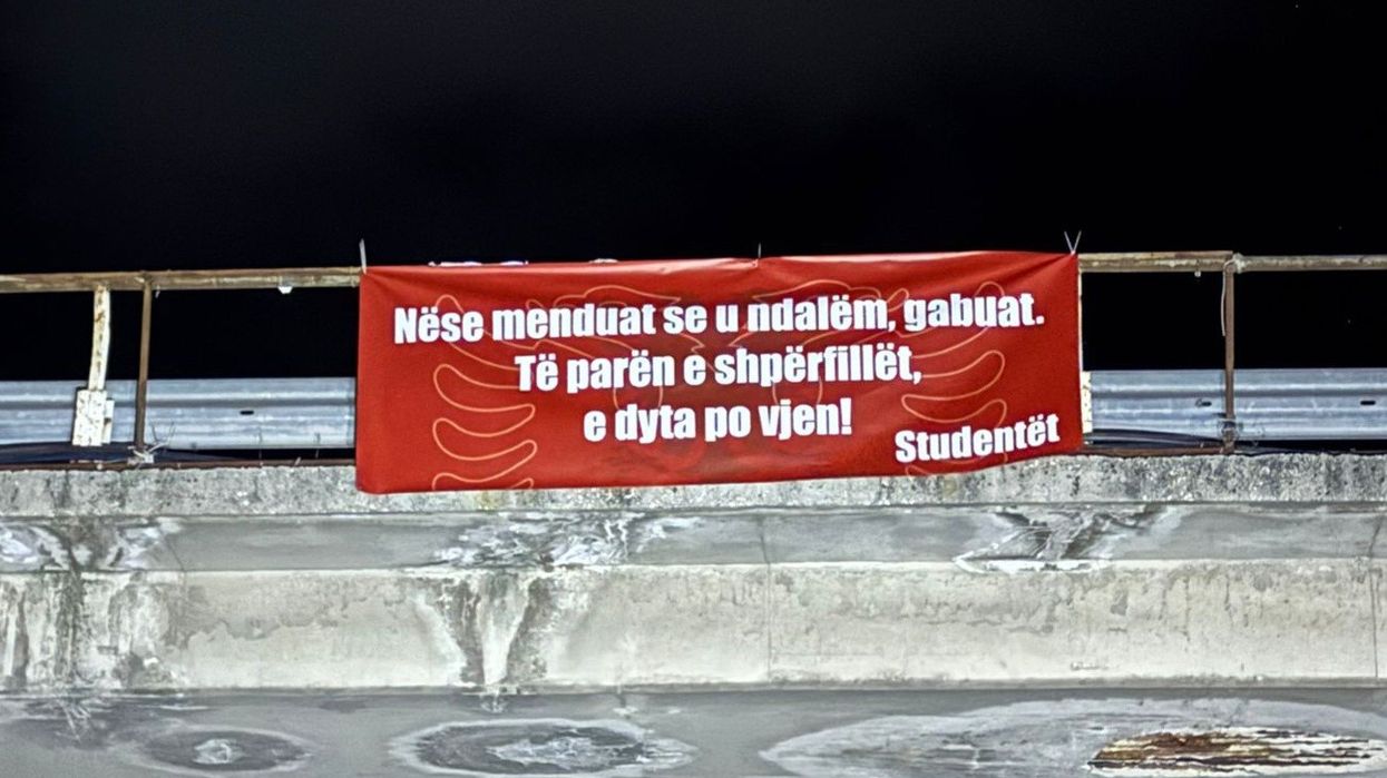 Studentët shqiptarë paralajmërojnë protestën e dytë: “Nëse menduat se u ndalëm, gabuat” Studentët shqiptarë paralajmërojnë protestën e dytë: “Nëse menduat se u ndalëm, gabuat”