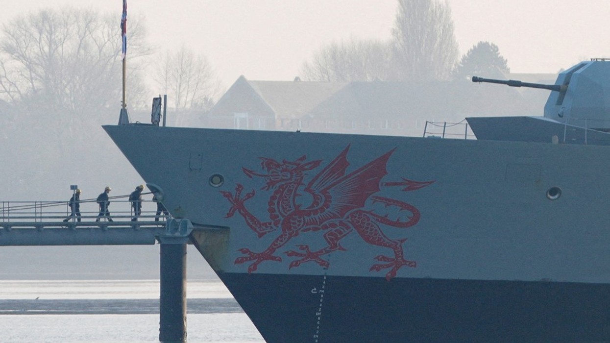 Britania dërgon dronë, aeroplanë dhe një anije luftarake në Ngushticën e Hormuzit
