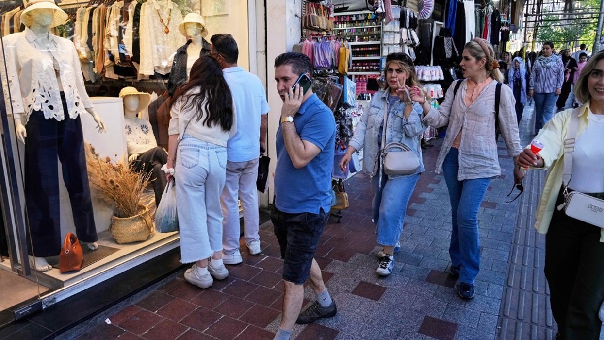 Sa gjatë mund t’u rezistojë Irani kërkesave të SHBA-së ndërsa ekonomia po dobësohet?