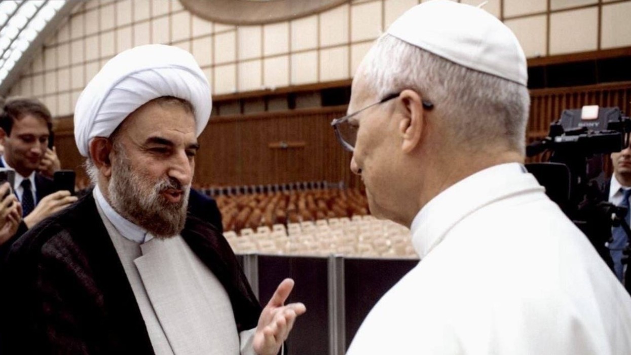 Papa Leo XIV dekoron ambasadorin iranian në Vatikan me një nga nderimet më të larta papnore