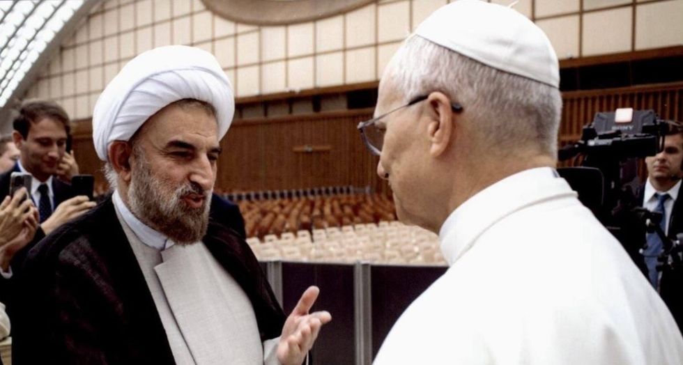 Papa Leo XIV dekoron ambasadorin iranian në Vatikan me një nga nderimet më të larta papnore