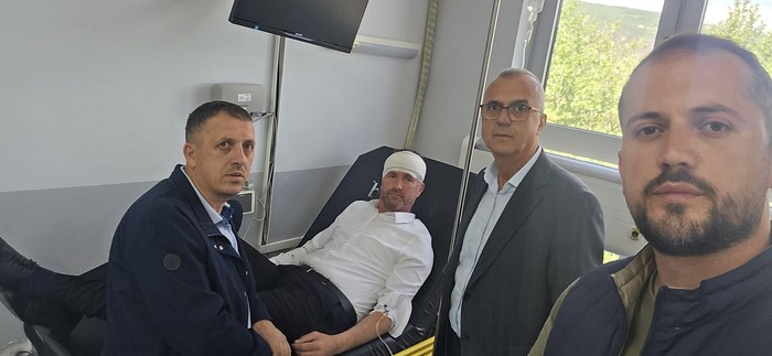 Sulmohen fizikisht kryetari dhe sekretari i LVV së në Skënderaj  Hysni Mehani e Sami Zabeli