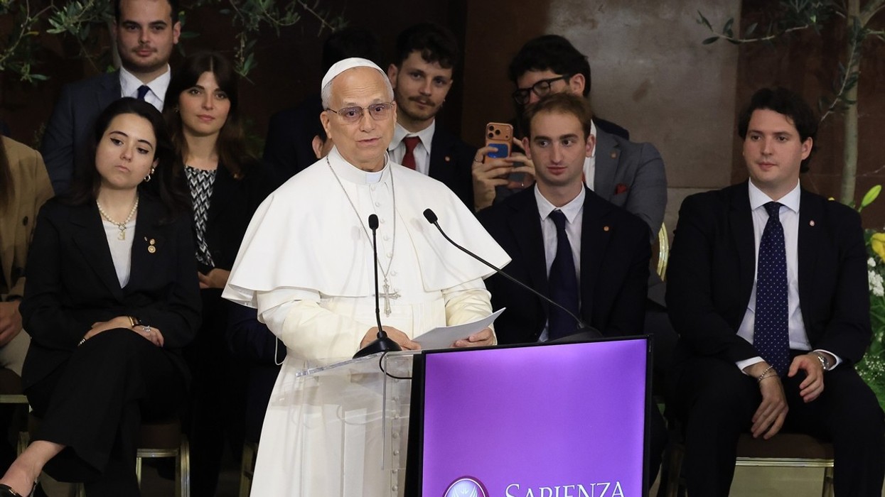 Papa paralajmëron për një "spirale shkatërrimi" mes luftës dhe teknologjive të reja