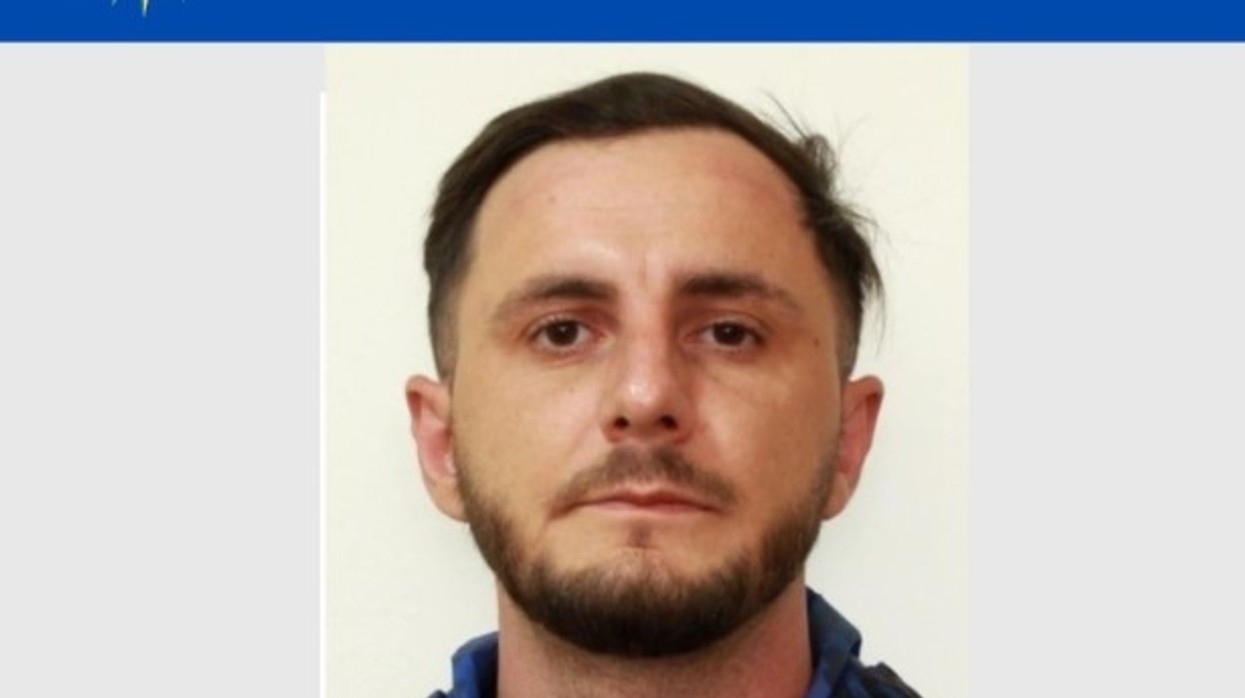 Policia kërkon bashkëpunimin e qytetarëve për arrestimin e Kujtim Koqit nga Prizreni