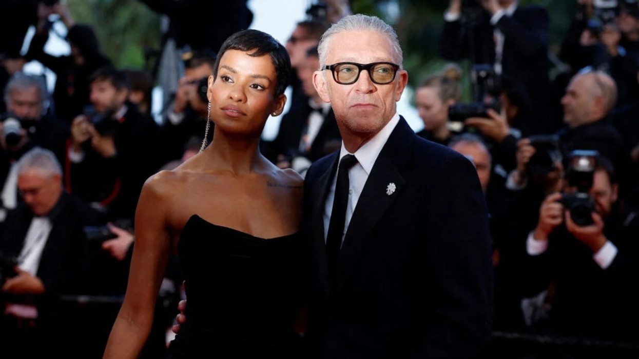 Vincent Cassel shfaqet në Festivalin e Filmit në Kanë me partneren 30 vjet më të re