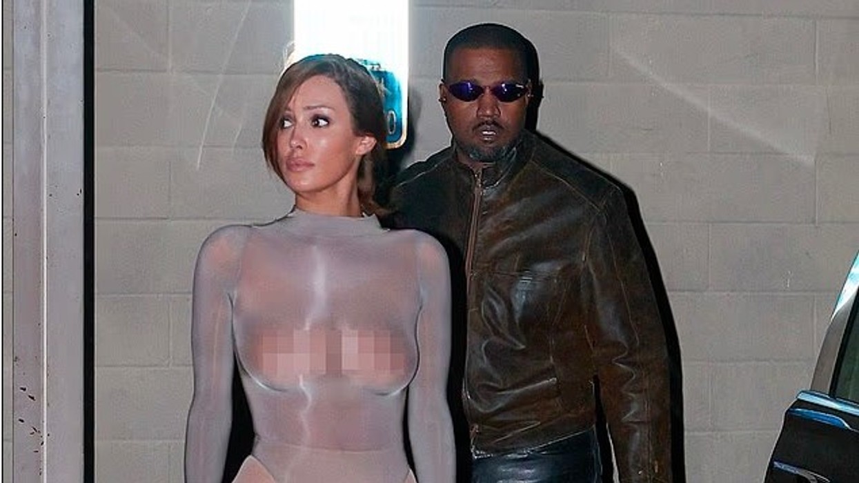 Bianca Censori tërheq vëmendjen me paraqitjen provokuese pranë Kanye West