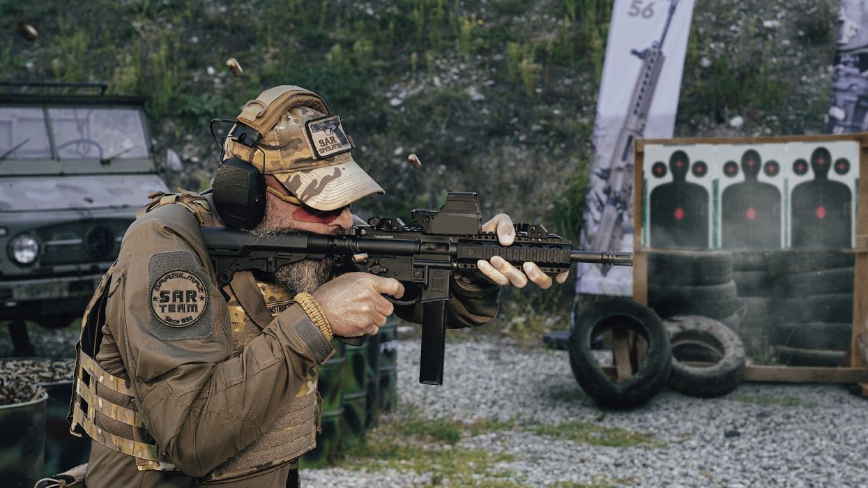 Policia amerikane pajiset me automatikun turk SAR 109T - sukses historik Policia amerikane pajiset me automatikun turk SAR 109T - sukses historik