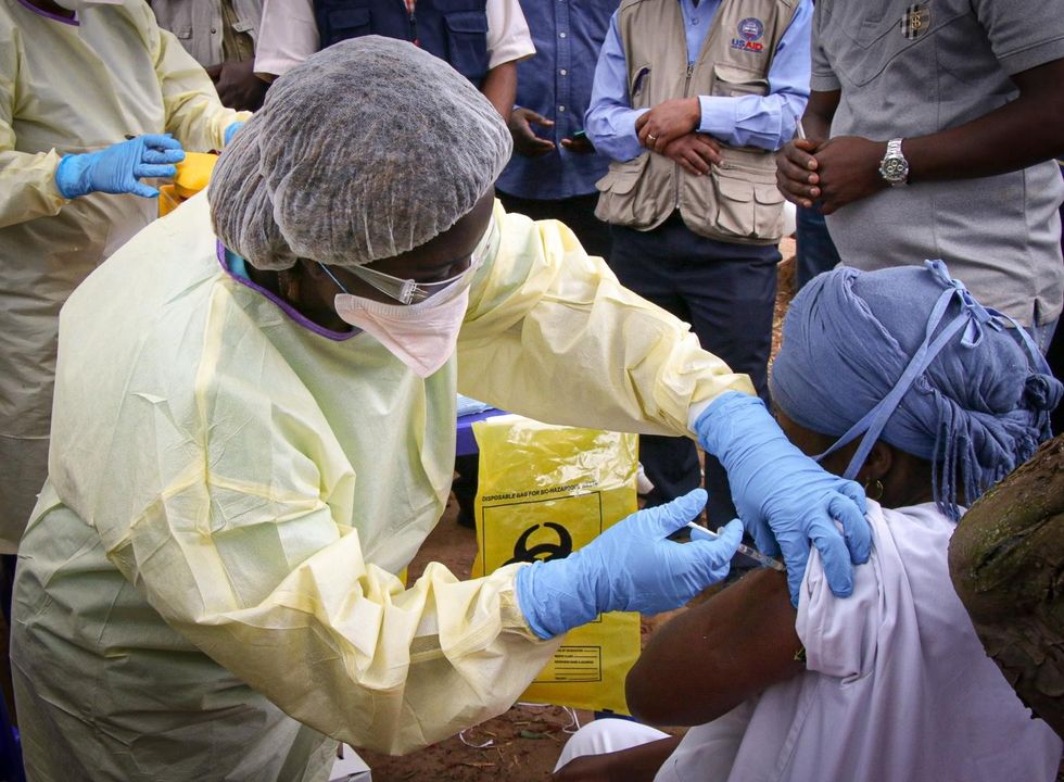 Rikthehet Ebola në Kongo, 65 të vdekur