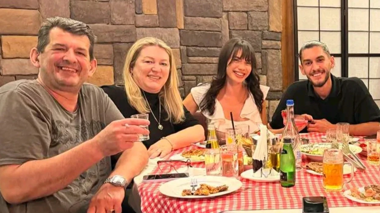 Fabjola shkon tek Adioni në Gjakovë, pozon krah prindërve të tij pas ngjarjeve në Ferma VIP 3