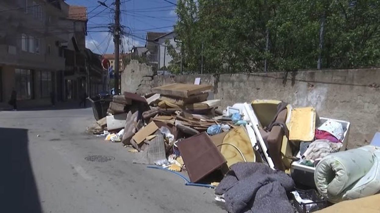 Pas muajsh nën mbeturina inerte, Komuna nis pastrimin e lagjeve në Prishtinë Pas muajsh nën mbeturina inerte, Komuna nis pastrimin e lagjeve në Prishtinë