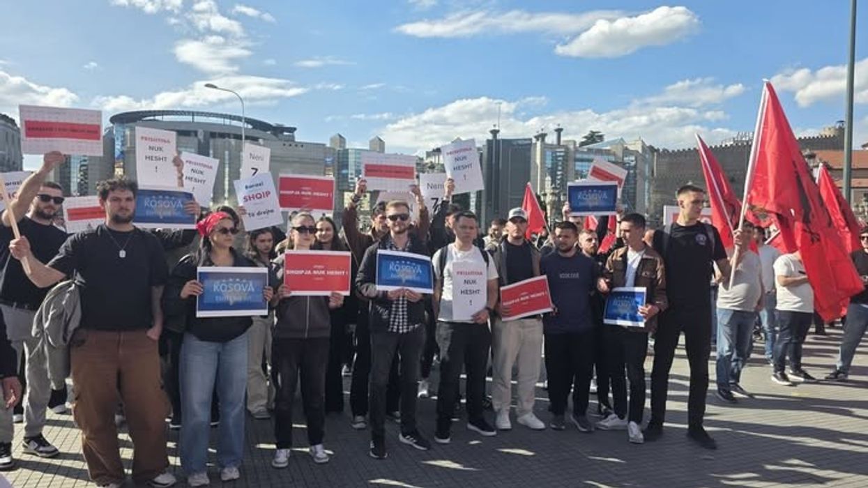 Studentë nga Kosova në përkrahje të studentëve në Maqedoninë e Veriut: Nuk janë vetë, mbështetja do të jetë e vazhdueshme Studentë nga Kosova në përkrahje të studentëve në Maqedoninë e Veriut: Nuk janë vetë, mbështetja do të jetë e vazhdueshme