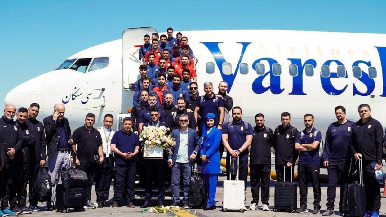 Irani mbërrin në Turqi për kamp stërvitor mes pasigurive për pjesëmarrjen në Botëror