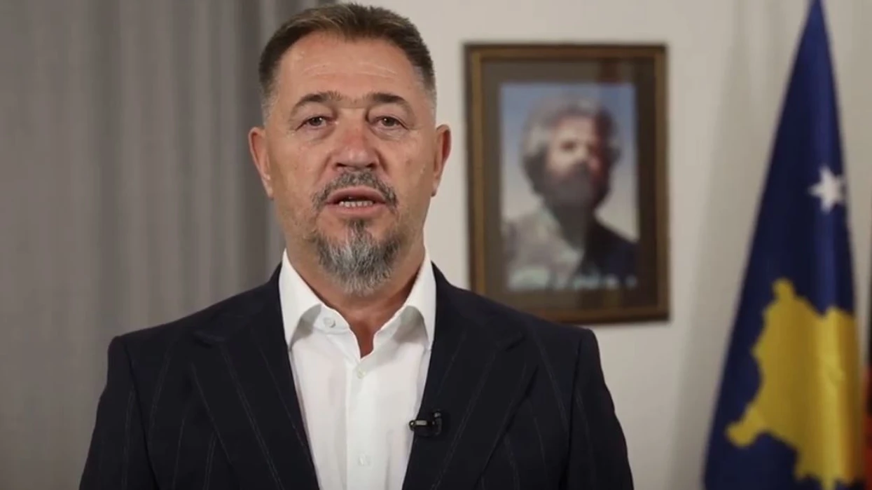 "Tentoi ta godiste veturën time", Lushtaku paralajmëron padi ndaj Kurtit: Po vazhdon me gënjeshtra e shpifje