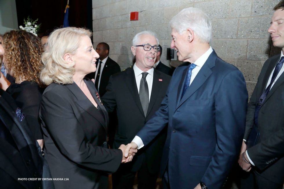 Shkurte Fejza takohet në Amerikë me ish-presidentin Bill Clinton: Mirënjohje nga zemra në emër të popullit të Kosovës
