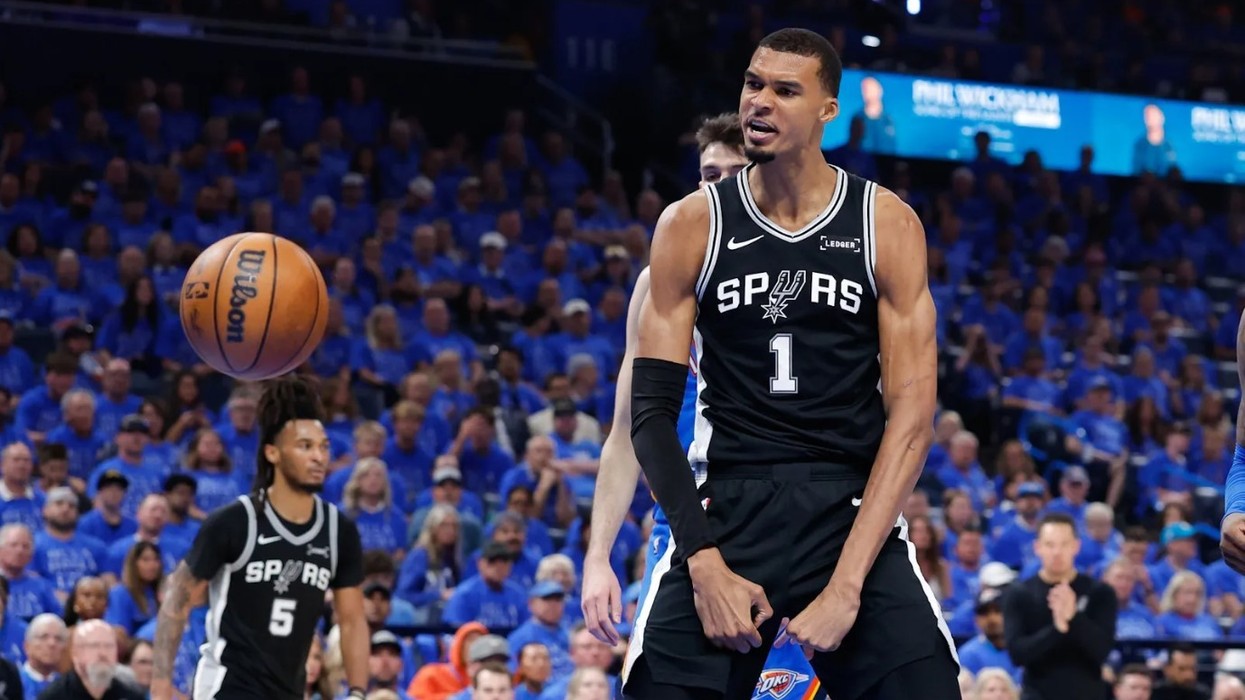 Wembanyama me paraqitje monstruoze, Spurs mposhtin Thunder pas dy vazhdimeve