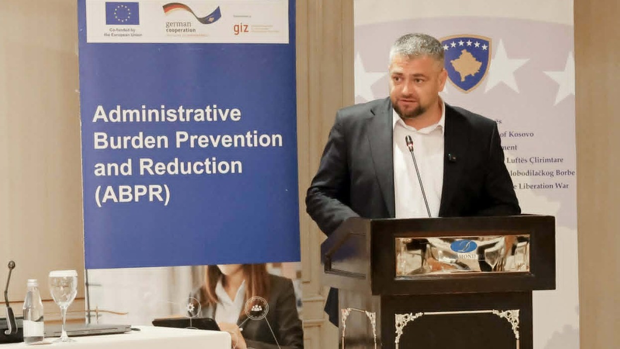 Hoti: Kosova po ndërton një sistem të ri digjital të punësimit