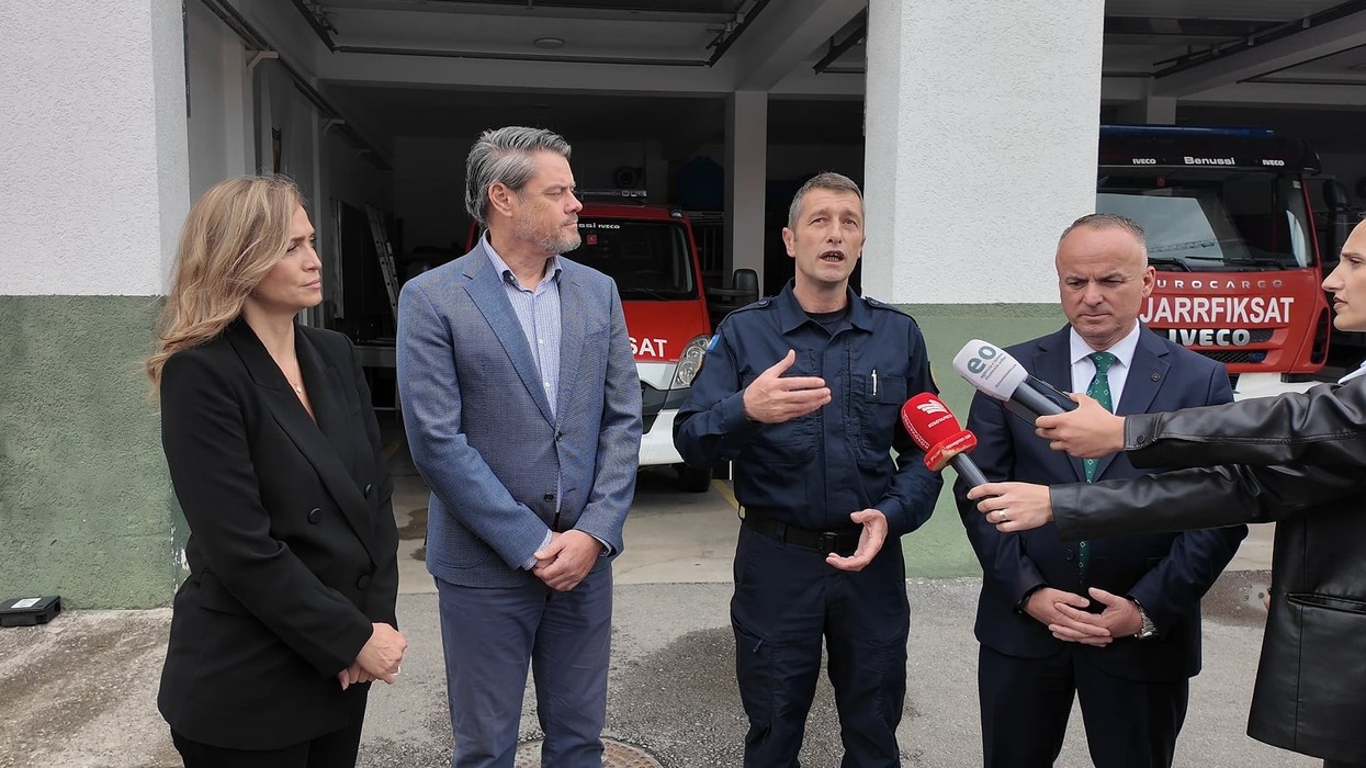 IPKO dhuron 20 mijë euro për zjarrfikësit në Prishtinë – rinovohen hapësirat e kujdestarisë, kuzhina dhe zyrat administrative
