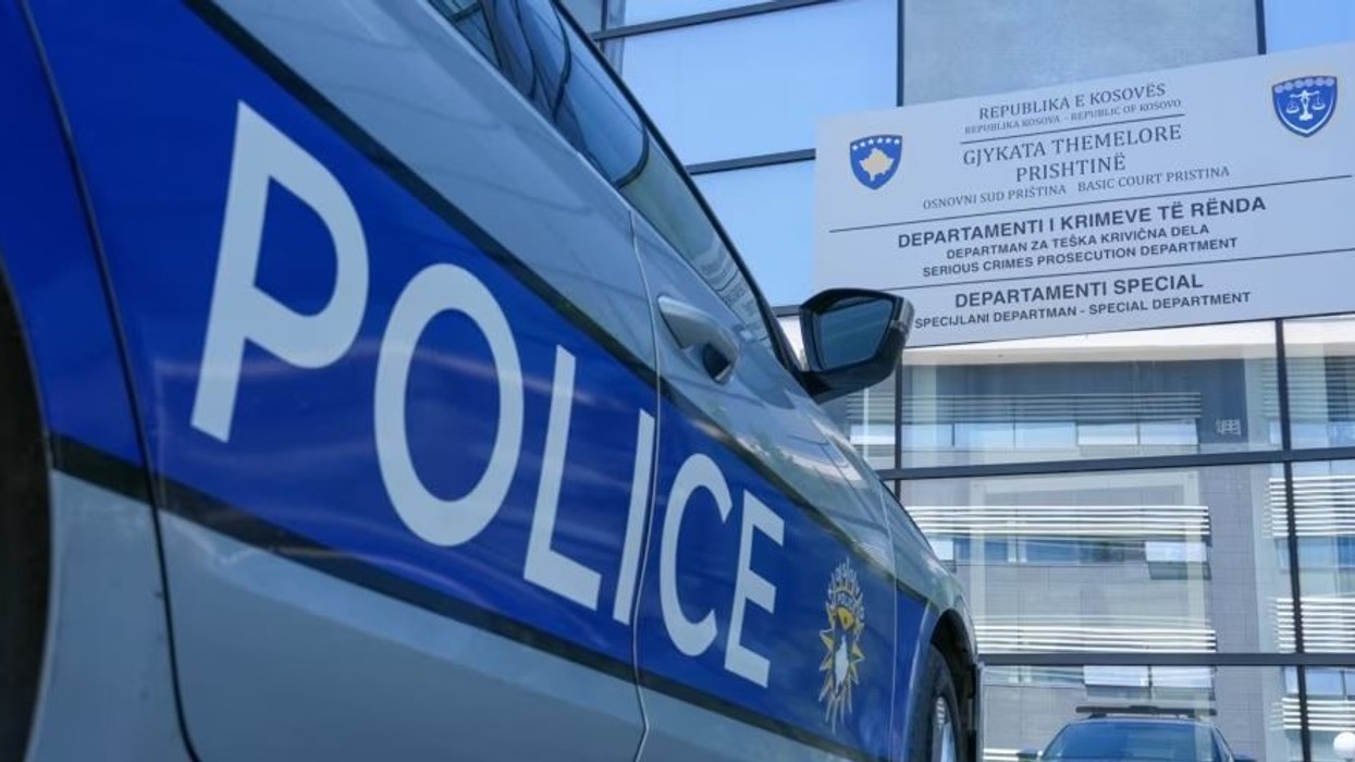 Suspendohen një polic dhe një police në Mitrovicë të Veriut për sjellje diskredituese