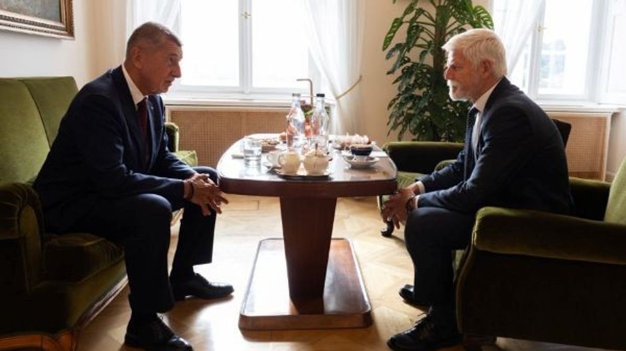 Kryeministri dhe presidenti përplasen se kush do ta përfaqësojë Çekinë në samitin e NATO-s Kryeministri dhe presidenti përplasen se kush do ta përfaqësojë Çekinë në samitin e NATO-s