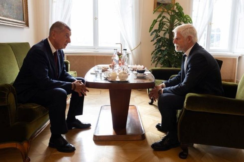 Kryeministri dhe presidenti përplasen se kush do ta përfaqësojë Çekinë në samitin e NATO-s