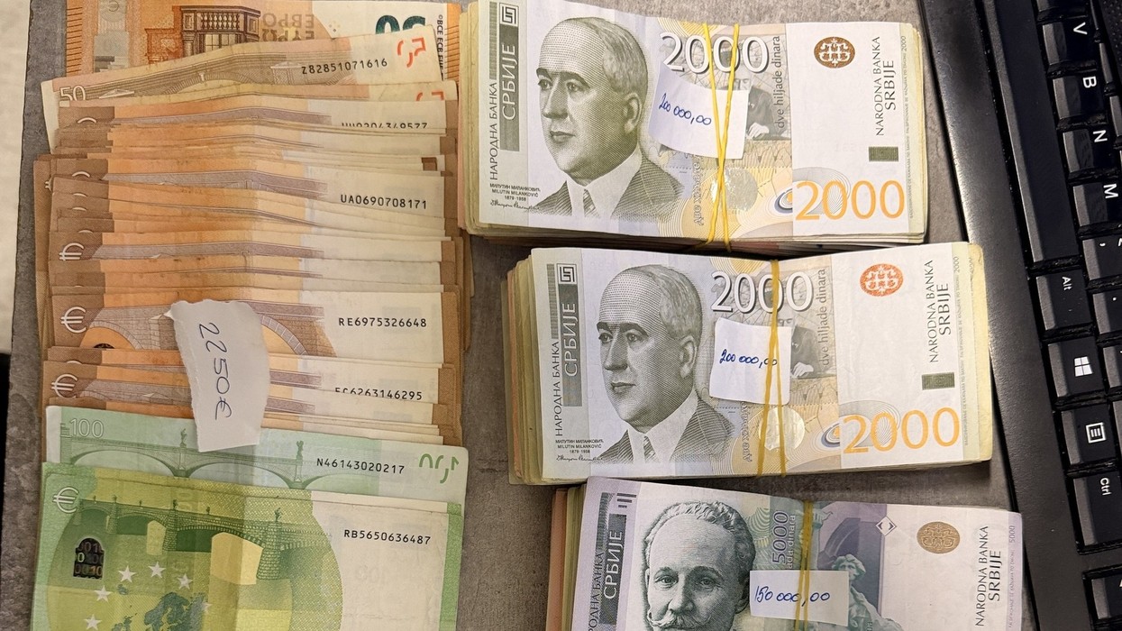 Tha se nuk ka asgjë për të deklaruar, ia gjejnë mbi 10 mijë euro gjatë kontrollit– Dogana njofton për rastin në pikën kufitare Jarinjë