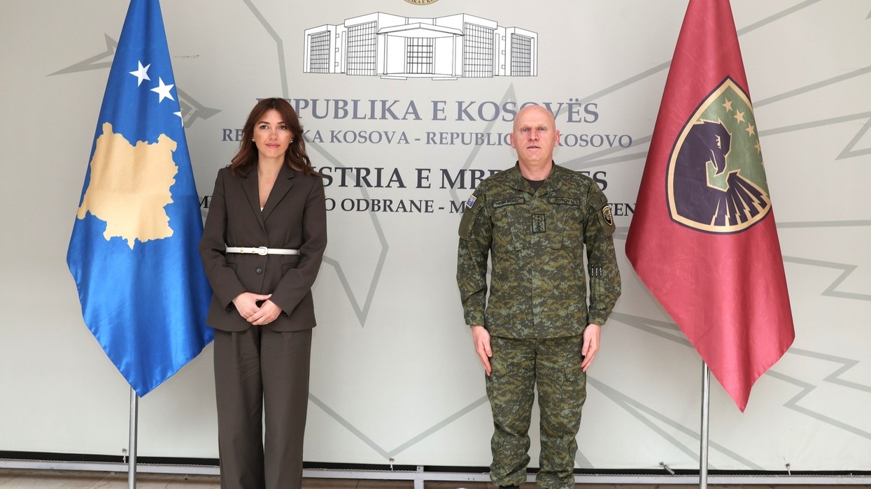Planifikimet e FSK-së dhe pjesëmarrja në operacionet jashtë vendit, gjenerallejtënant Jashari takon Haxhiun