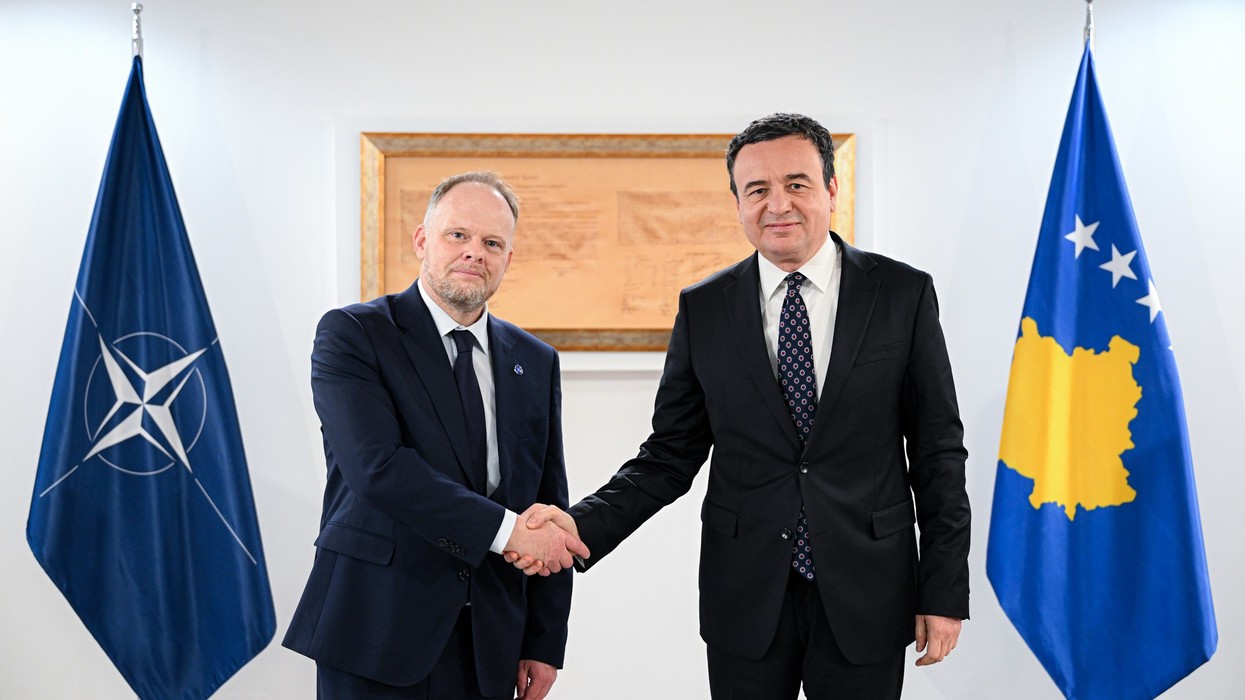 Kurti në takim me Zëvendës Ndihmës Sekretarin e Përgjithshëm për Partneritete në NATO flet për mbrojtjen dhe Xhandarmërinë