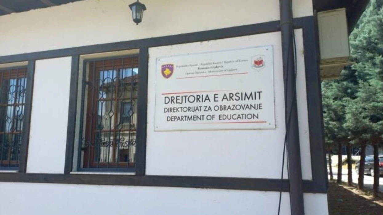 Suspendohet drejtori i shkollës në Gjakovë pasi pretendohet se ngacmoi seksualisht një 17-vjeçare