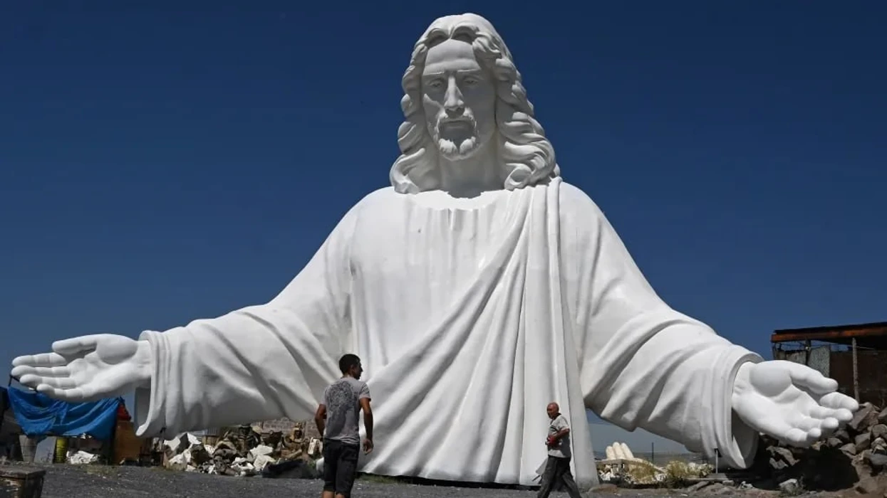 Armenia po ndërton statujën më të lartë në botë të Jezu Krishtit