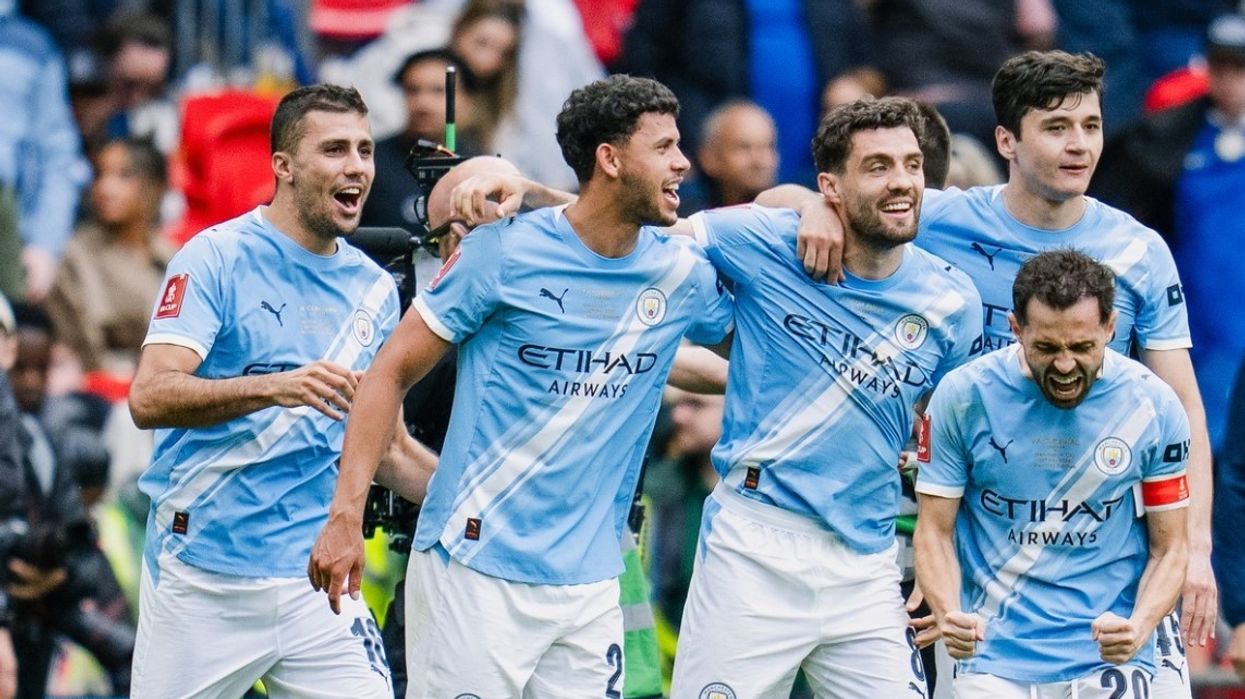 Man City planifikon të shpenzojë 200 milionë euro për tre transferime pasi humbi titullin e Ligës Premier Man City planifikon të shpenzojë 200 milionë euro për tre transferime pasi humbi titullin e Ligës Premier