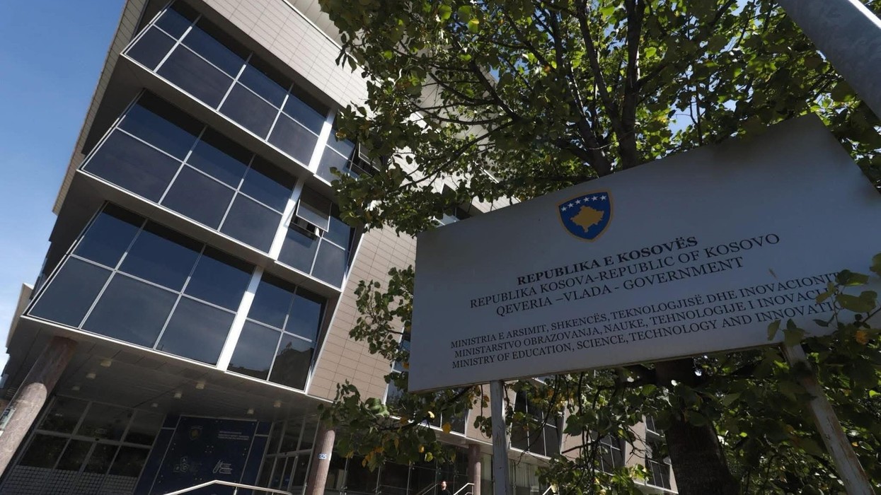 MASh për rastin e raportuar në Gjakovë: Inspektorati kontaktoi Policinë dhe DKA-në, drejtori u pezullua nga puna