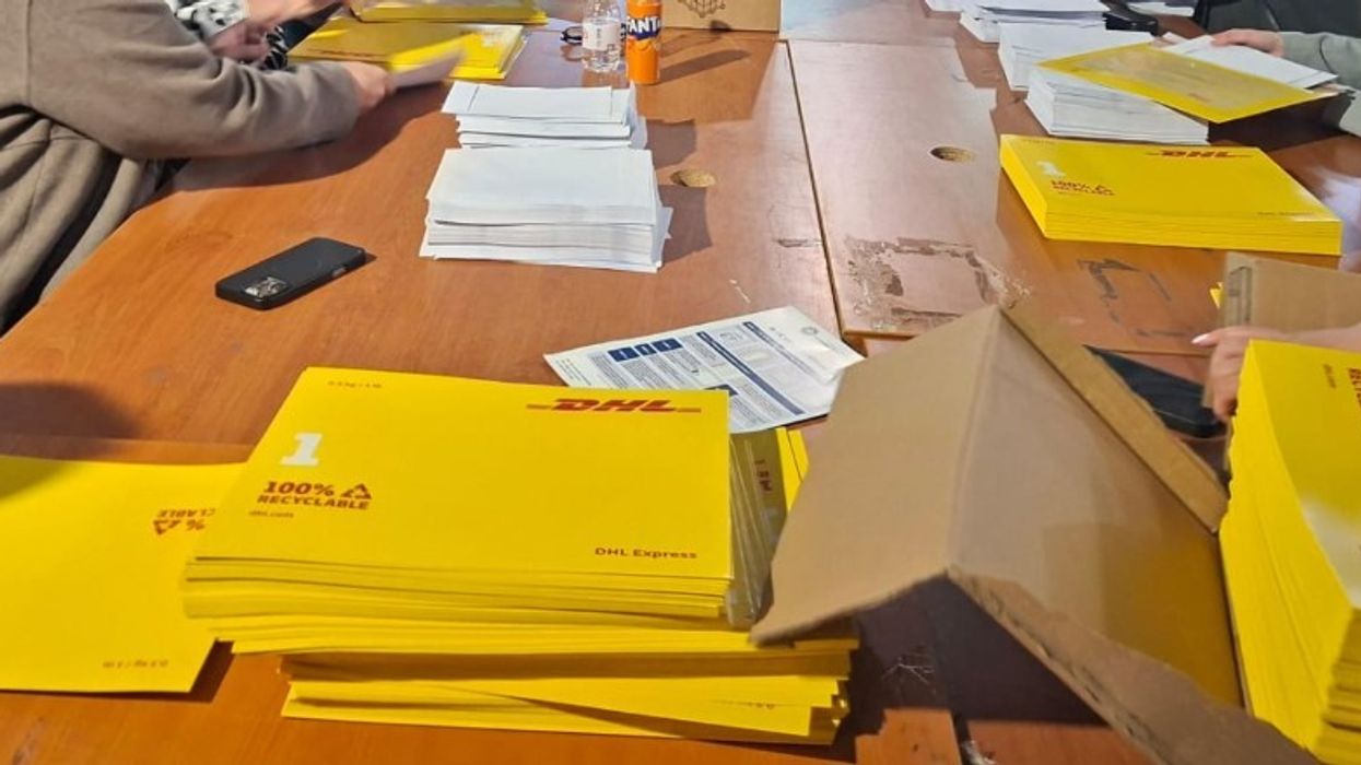 Votimi me postë - këto janë adresat e kutive postare në 23 shtete për votuesit e regjistruar jashtë Kosovës Votimi me postë - këto janë adresat e kutive postare në 23 shtete për votuesit e regjistruar jashtë Kosovës
