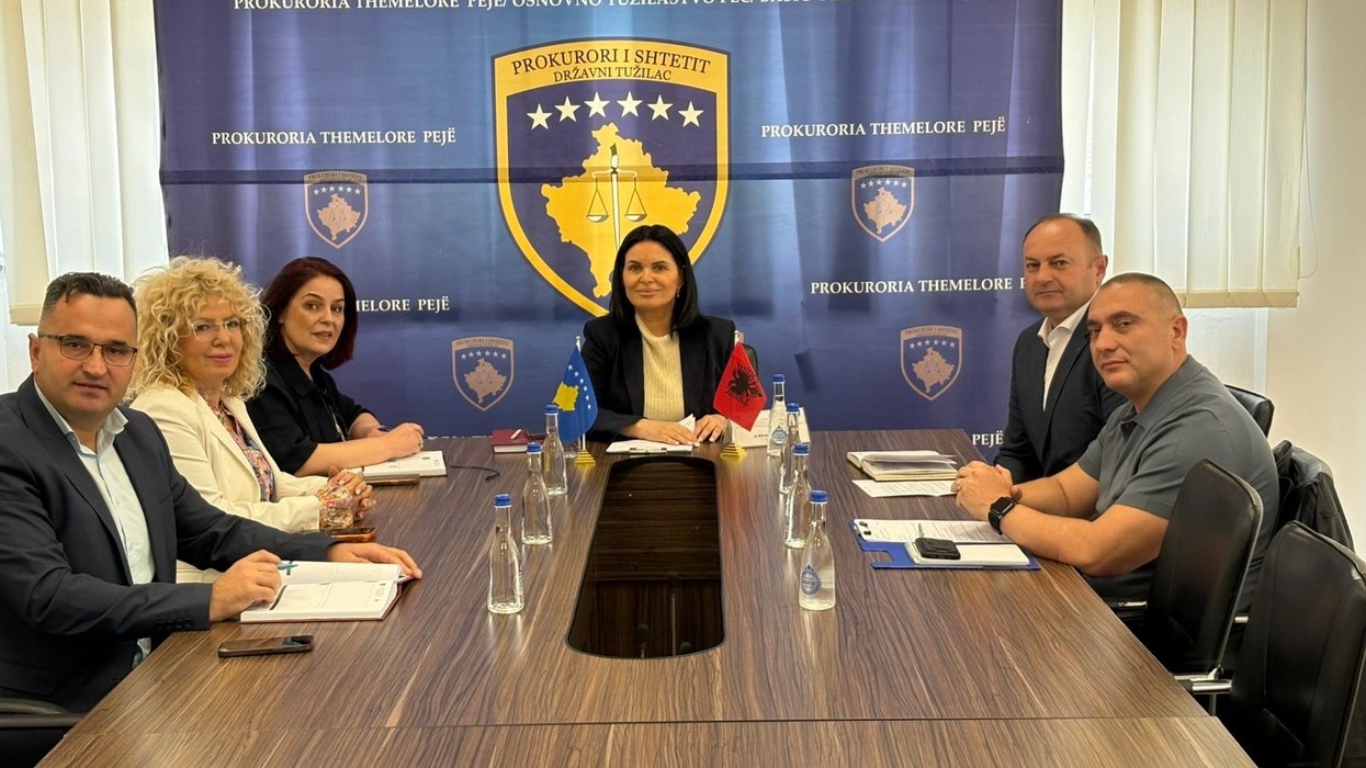 Mashtrimet online në rritje, Prokuroria e Pejës dhe Policia shtojnë koordinimin