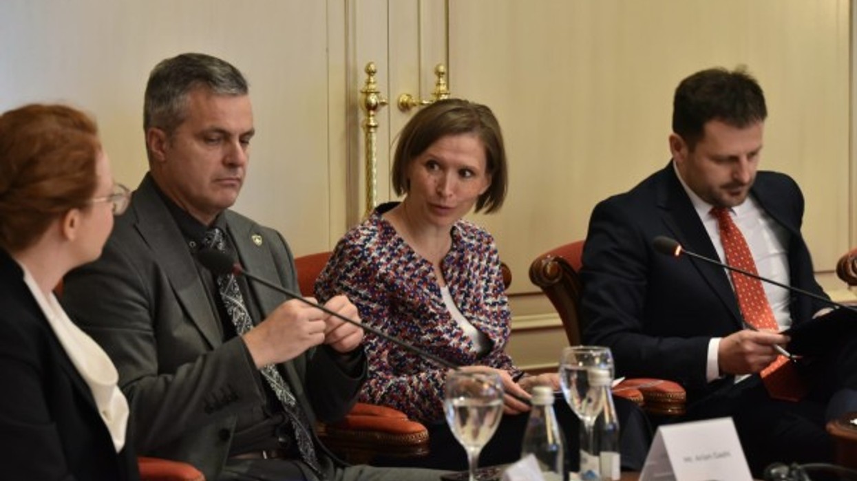 Palatova: BE pret frymë kompromisi për krijimin e institucioneve pas 7 qershorit