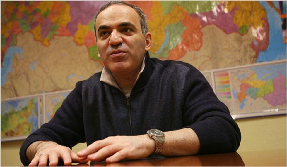 Kasparov për Putinin: Diktatorët gjithmonë gënjejnë për të kaluarën