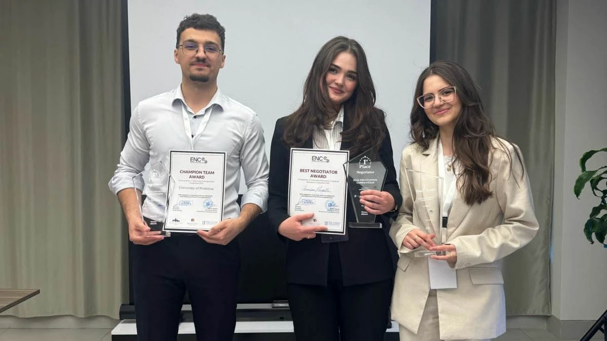 Studentët e Juridikut të UP-së shpallen fitues të garës “ELSA Albania Negotiation Competition”