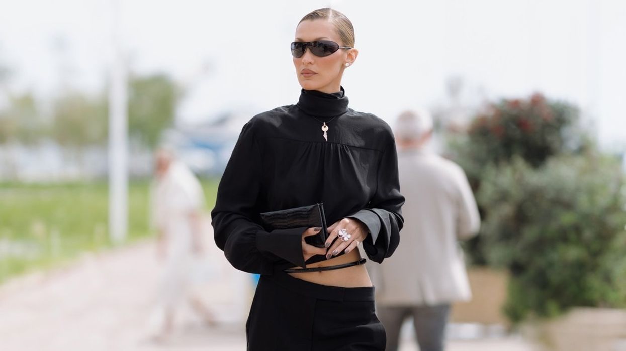 Bella Hadid dërgon një mesazh mbështetjeje për Palestinën me një detaj në Festivalin e Filmit në Kanë Bella Hadid dërgon një mesazh mbështetjeje për Palestinën me një detaj në Festivalin e Filmit në Kanë
