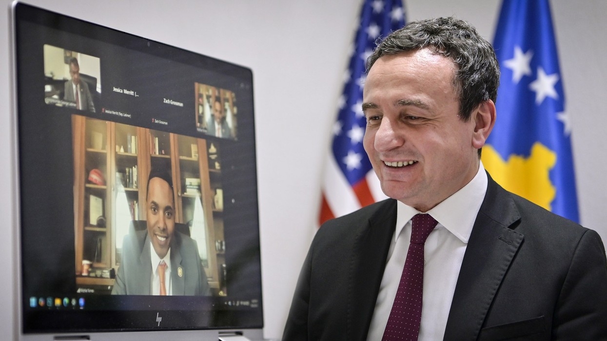 Kurti mban takim virtual me katër kongresistë amerikanë: Xhandarmëria nuk është menduar si zëvendësim i KFOR-it