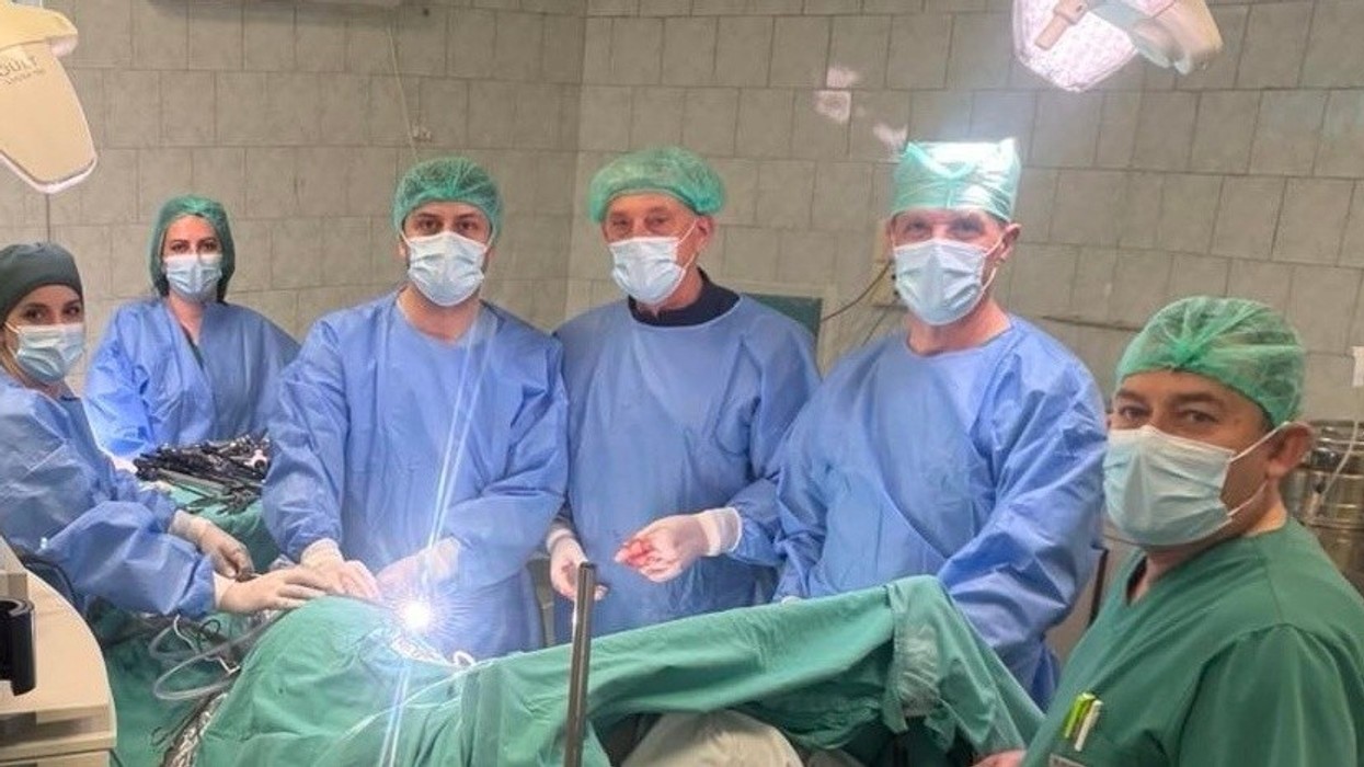 Në Spitalin e Pejës kryhet një operacion i rrallë