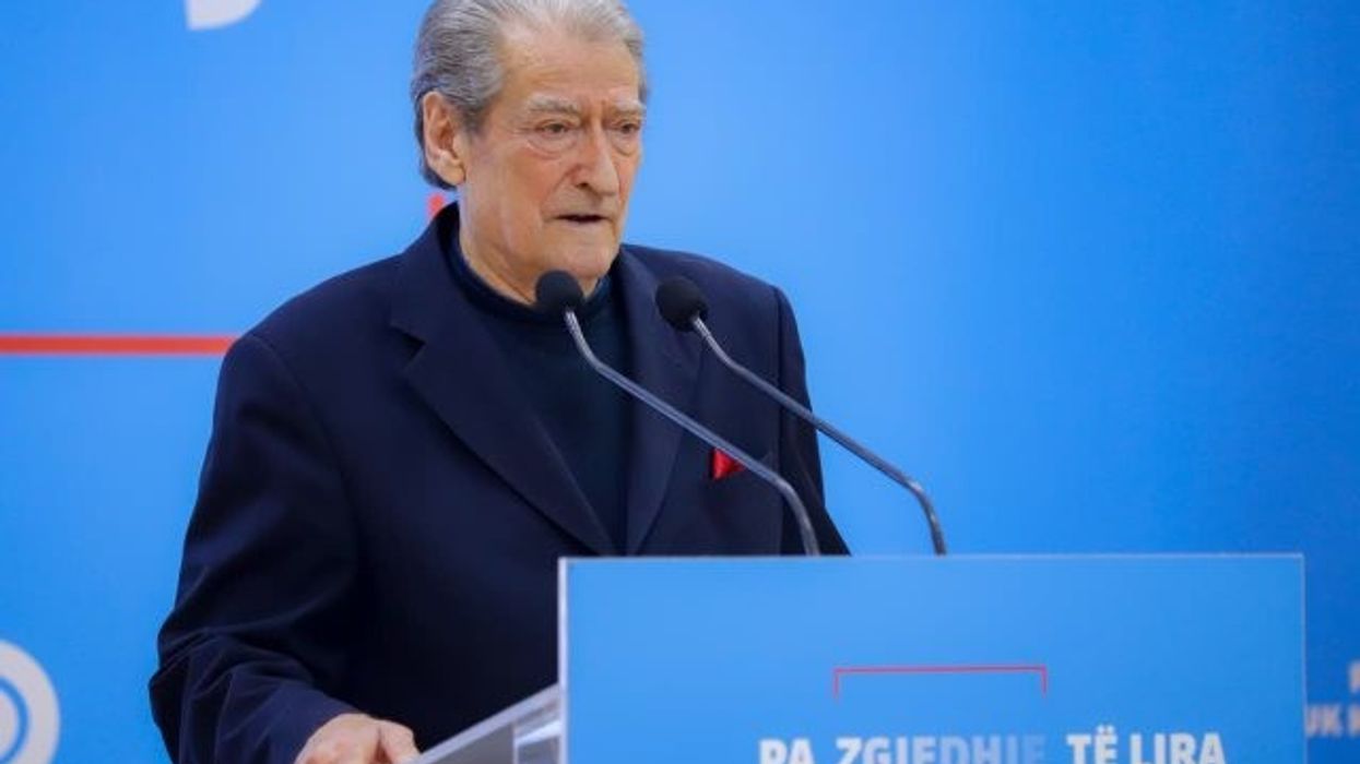Berisha reagon pas publikimit të Raportit të IBAR: COELA pasqyroi realitetin shqiptar, tregon problemet e qeverisjes Berisha reagon pas publikimit të Raportit të IBAR: COELA pasqyroi realitetin shqiptar, tregon problemet e qeverisjes