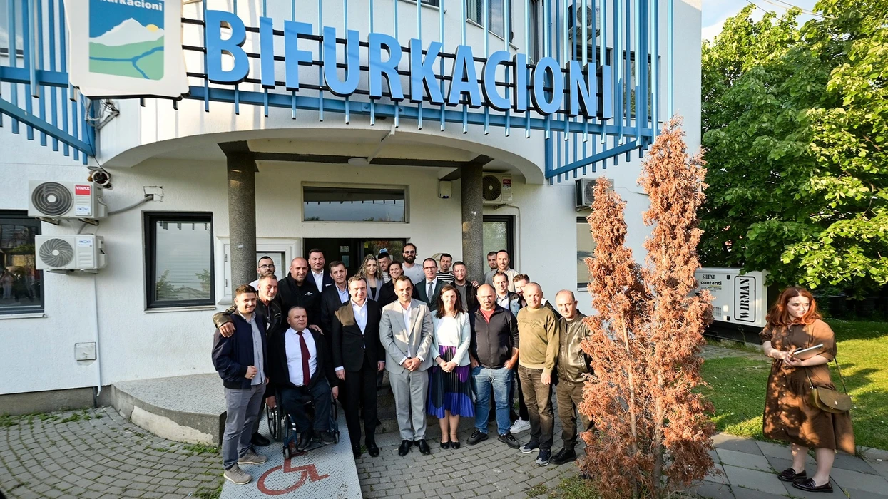 Kurti: “Bifurkacioni” është transformuar, paga mesatare u rrit nga 485 në 740 euro