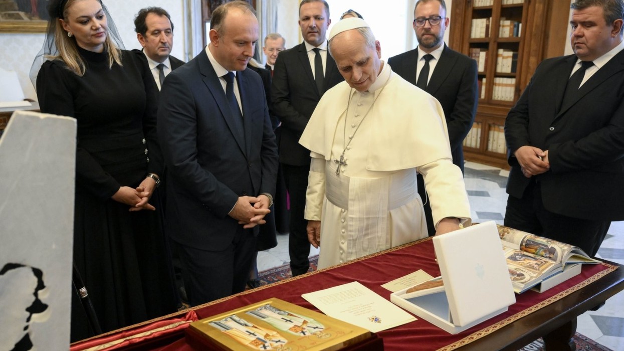 Gashi në Vatikan në takim me Papën Leo XIV: Maqedonia e Veriut mbetet shembull i bashkëjetesës ndëretnike, multikulturore dhe ndërfetare