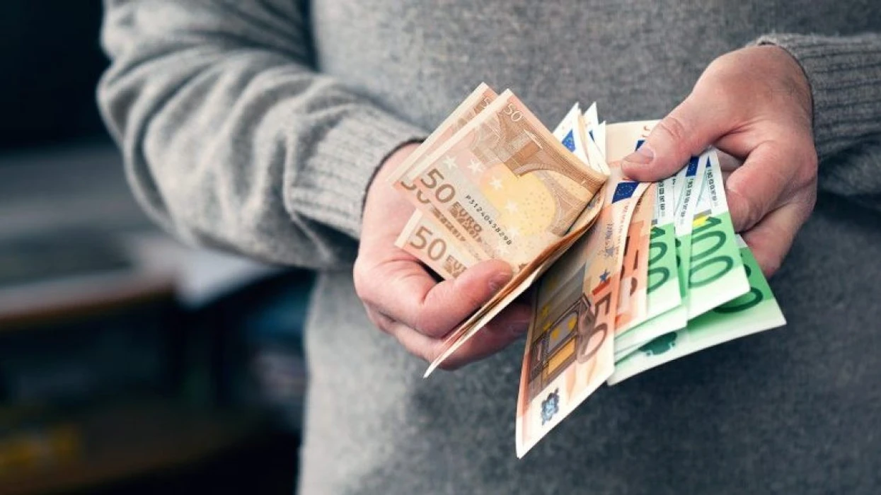 Klientja u ngarkua me kredi fiktive 25 mijë euro, prokuroria kërkon një muaj paraburgim për dy punëtorët e bankës