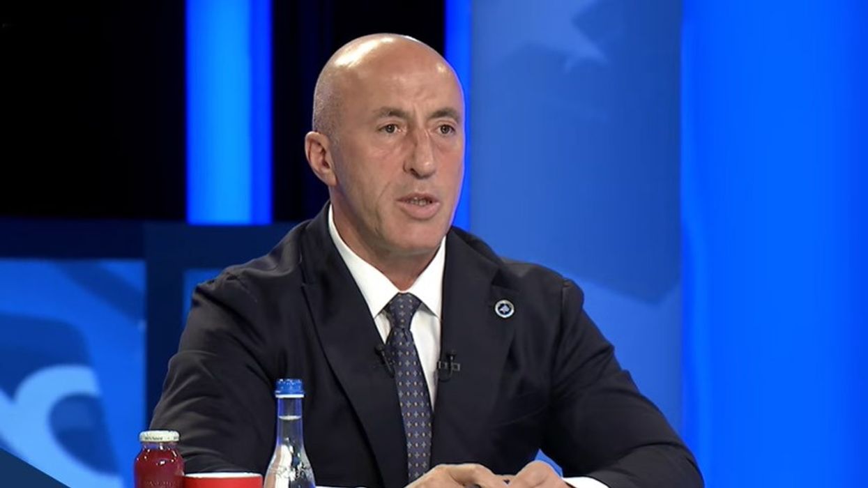 Rrëfimi prekës i Haradinajt kur pranoi aktakuzën për në Hagë: E gjeta duke qajtë presidentin Rugova Rrëfimi prekës i Haradinajt kur pranoi aktakuzën për në Hagë: E gjeta duke qajtë presidentin Rugova