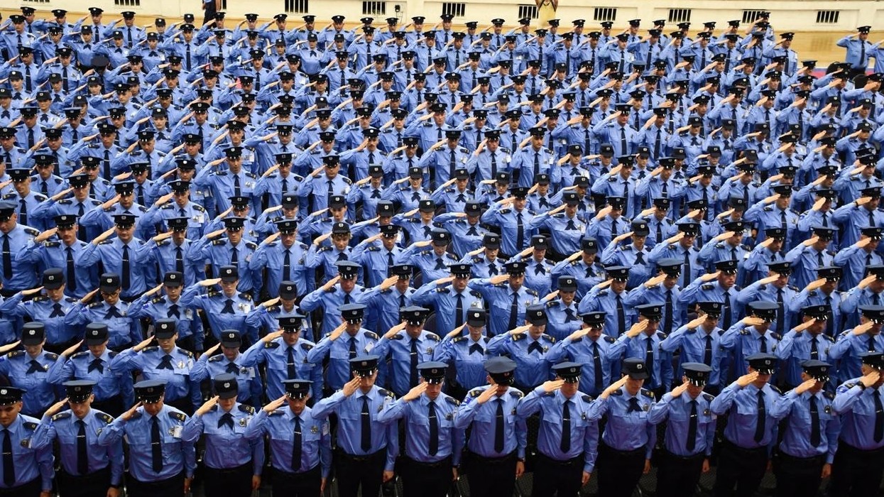 Miratohet Udhëzimi Administrativ i cili i hap rrugë gradimit të policëve