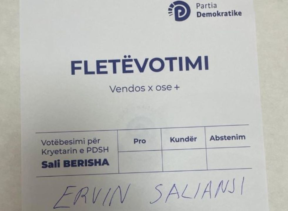 Zgjedhjet në PD, Salianji publikon fletët e votimit me emrin e tij: Demokratët po refuzojnë farsën