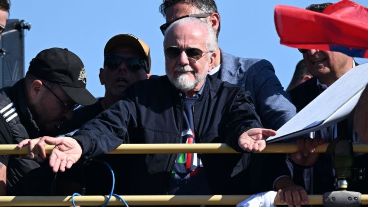 Nuk kryejnë punë as miliardat, Aurelio de Laurentiis refuzon ofertën e çmendur për shitjen e Napolit Nuk kryejnë punë as miliardat, Aurelio de Laurentiis refuzon ofertën e çmendur për shitjen e Napolit