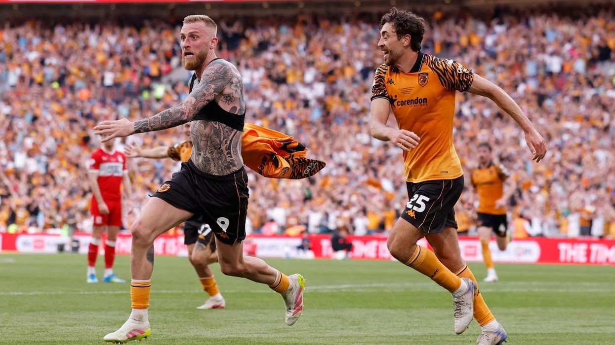 Hull City rikthehet në Ligën Premier pas nëntë vitesh